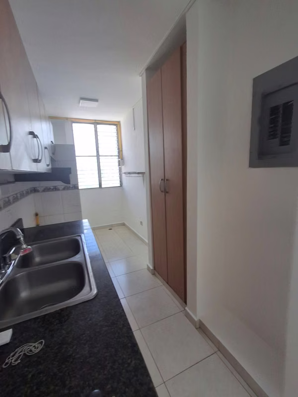 Alquilo apartamento en  Tumba Muerto a la altura de Condado