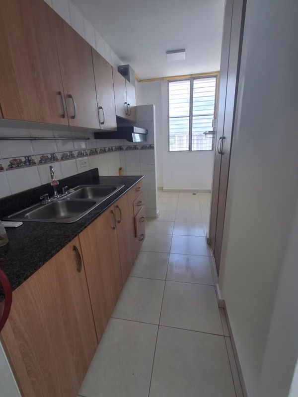 Alquilo apartamento en  Tumba Muerto a la altura de Condado