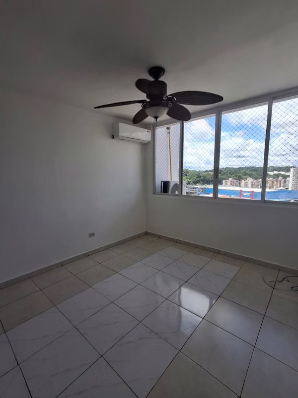 Alquilo apartamento en  Tumba Muerto a la altura de Condado