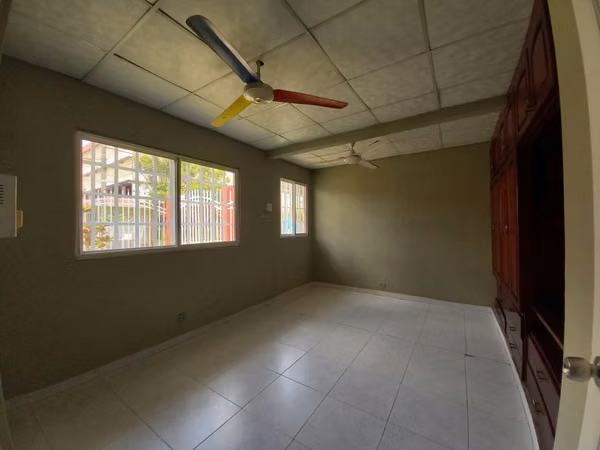For sale beautiful family house with negotiable price, ecent and practical location, tranqulia area.