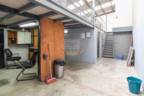 Bodegas 1016 m2 Sale New Town