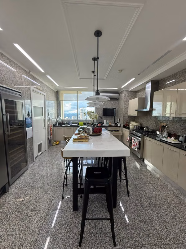 Venta de Apartamento en Avenida Balboa, PH Allure at the Park