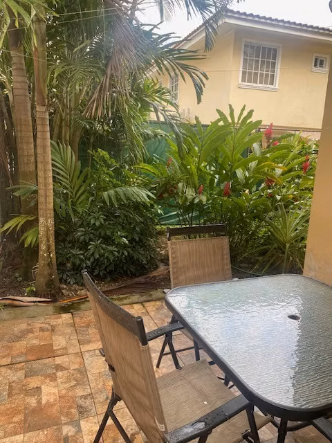 RENTAL APARTMENT ON GROUND FLOOR TYPE STUDIO - INCLUDES SERVICES