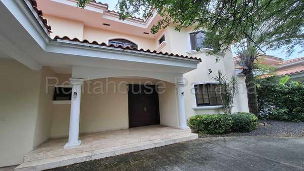 VENTA DE CASA EN COSTA DEL ESTE MCD27-2220