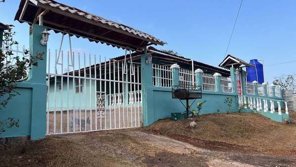 I sell large house in Arraiján, sector 8