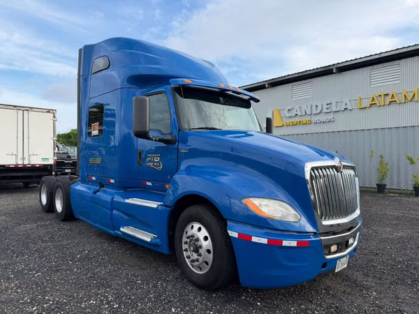 2018 INTERNATIONAL LT