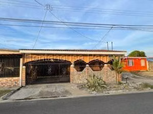 Casa en Venta en Las Cumbres 27jack2804