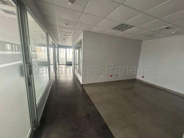 Alquiler de Local Comercial en Obarrio 26PPM6603