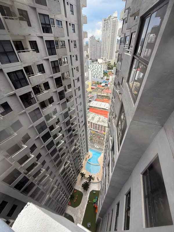 PH World Wide Plaza – Apartamento en alquiler de 1 cuarto. Tiene piscina.