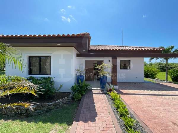 Beach house rental in Andromeda, Pedasi. EL