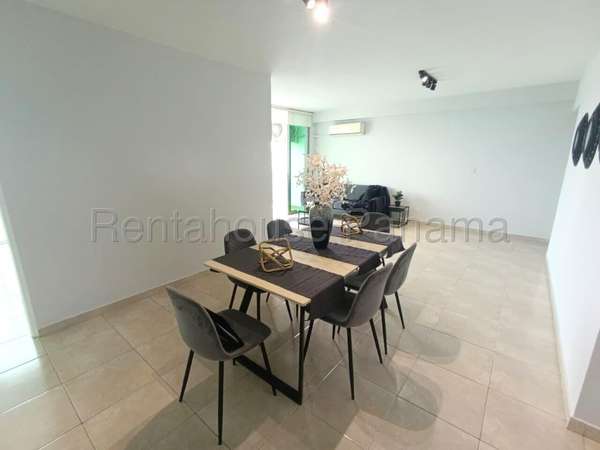 Apartment for sale in Ph Seawaves 26MVCH1387