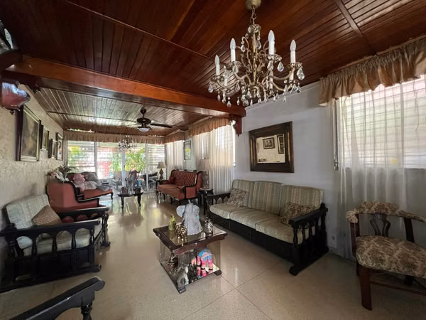 HOUSE FOR SALE IN CHANIS - WIDE PROPERTY OF TWO FLOORS