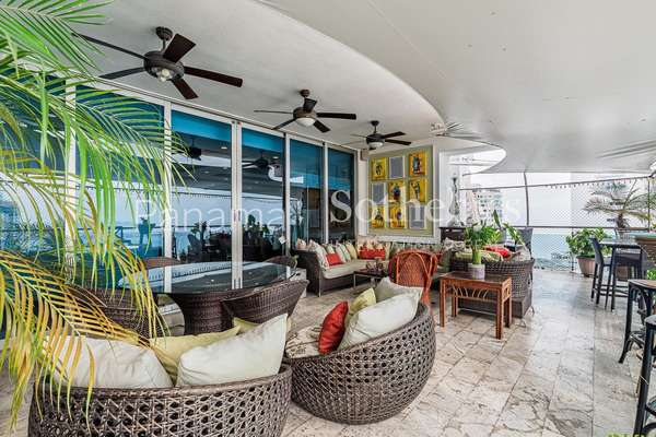 Apartment in Aqualina - 124; 4 Recamars - 124; 4.5 Bathrooms - 124; White Line