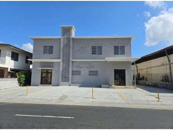 SE ALQULA CASA COMERCIAL PUEBLO NUEVO 630 Mrts (OG)