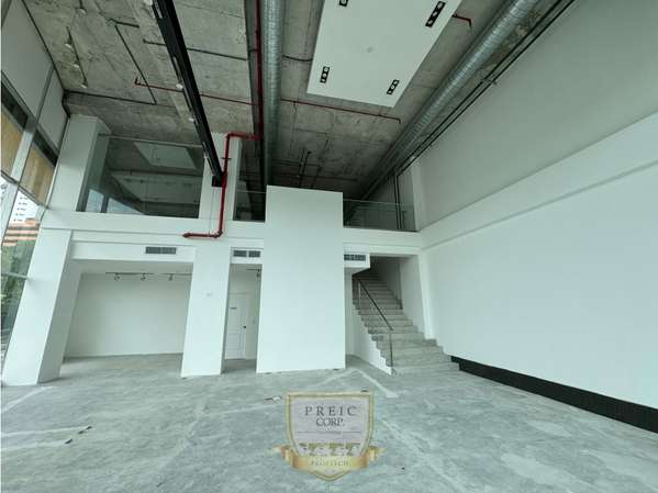 Alquilo local comercial en Plaza de El Dorado L.T