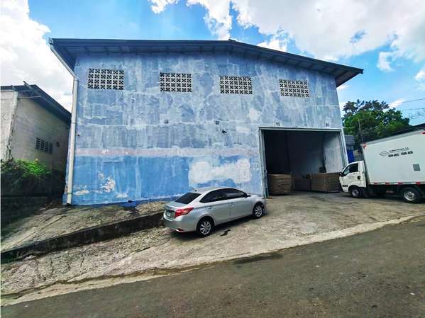 Galera en Venta en Pueblo Nuevo 800 m2 CT