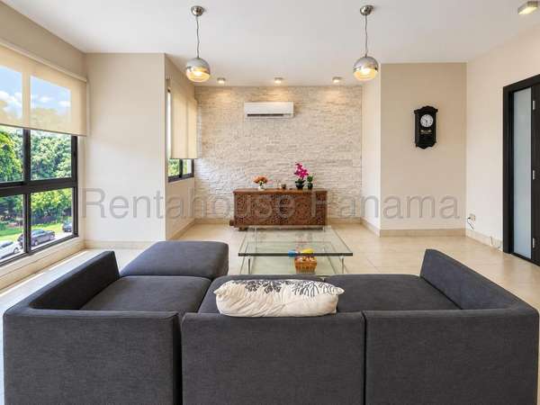 Alquiler Amoblado en Amador Heights 27YCG2435