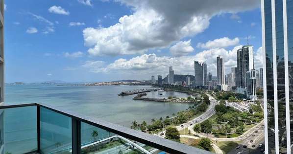 Hermoso Apartamento Vista Al Mar en Avenida Balboa! PH BayFront!