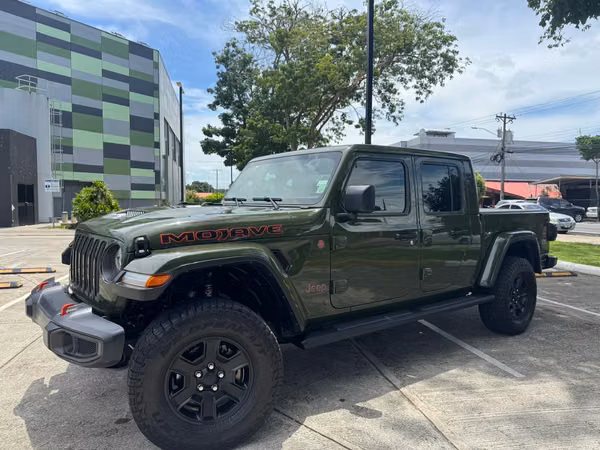 Vendo Jeep gladiator Mojave