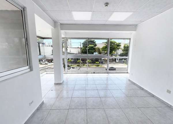 Se alquilan oficinas