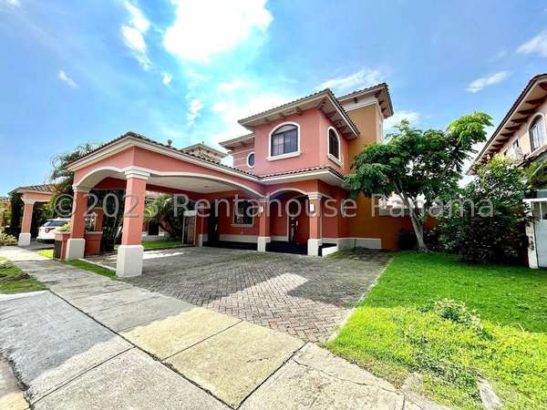 Amplia Casa en Venta en Costa Sur | 4 Recámaras 25EPP6082