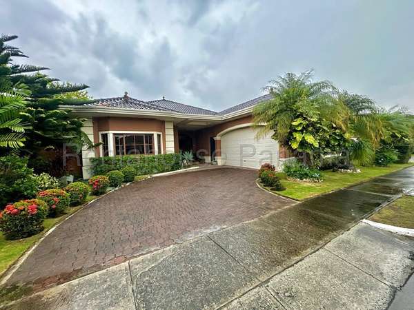 Venta de Casa Unifamiliar en Sunset Coast, Costa Sur 26EPP1795