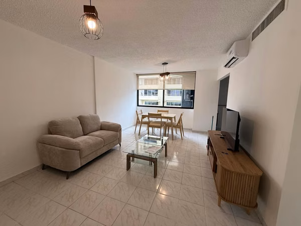Alquiler de apartamento amoblado en El Cangrejo totalmente remodelado