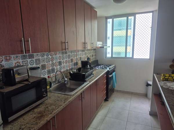 Alquiler en San Francisco  -Apartamento Tres Recamaras Balcon