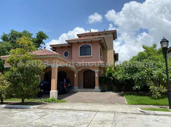 Venta de Casa Unifamiliar en El Doral – 5 Recámaras – 26EPP5336