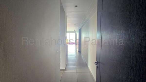 Apartamento en Venta en Avenida Balboa con Vista al Mar KC