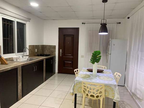 Alquilo apartamento amueblado en Villa Lucre servicios incluidos 
