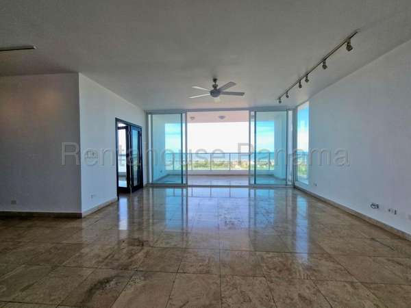 Apartamento en Venta en Coco del Mar. 26-140.