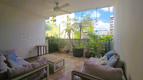 Apartamento en Alquiler en El Cangrejo 27AECC1003