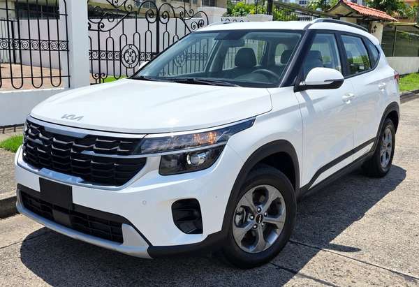 SELTOS 2024 SEMI FULL AUTOMATICO EN 17,795 al CREDITO o al contado..