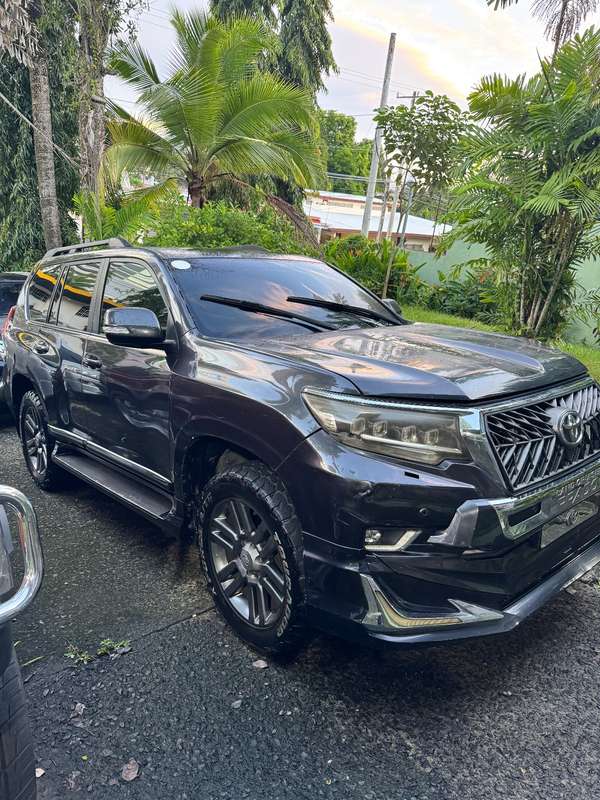 Vendo Toyota Landcruiser prado VX 2011 NEGOCIABLE