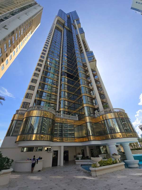 SE VENDE LINDO APARTAMENTO EN PH MIRAGE, PUNTA PAITILLA