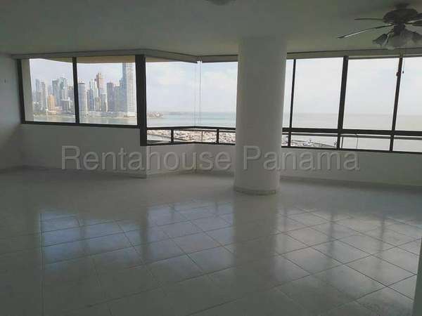 Apartamento En Venta En Avenida Balboa YM