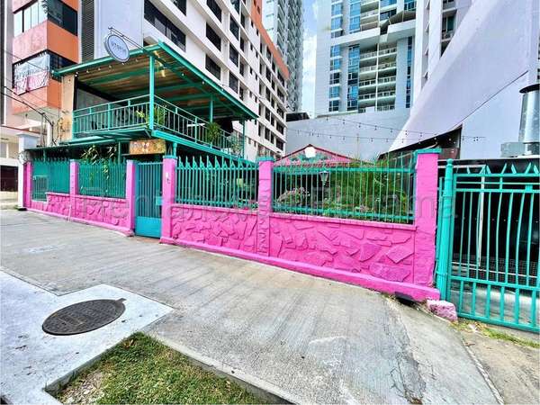 Casa Comercial En Venta En Bella Vista YM
