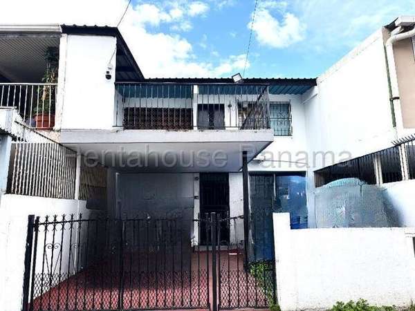 Venta de Casa  en Parque Lefevre, Duplex de Uso Mixto 26LGG5868