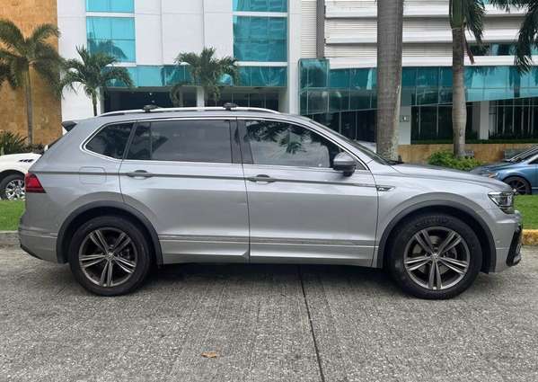 Volkswagen Tiguan modelo RLine 2020 con 46 mil km 