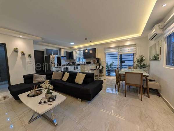 Venta de Casa Remodelada en Reparto Nuevo Panama 27LGG2876