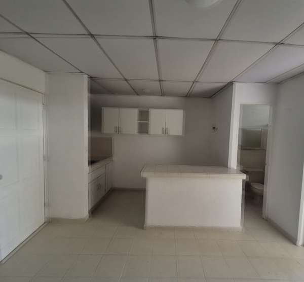 Alquiler en Carrasquilla Apartamento Vacío-Una Recamara -Piso Cuarto
