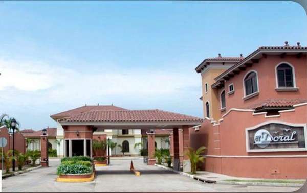 Se Alquila moderna casa amoblada en Res. El Doral - Costa Sur - Juan Díaz.