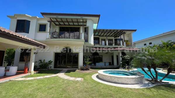 Venta de Mansion en Santa Maria, Island Estates Acabados de Lujo 23LGG4194