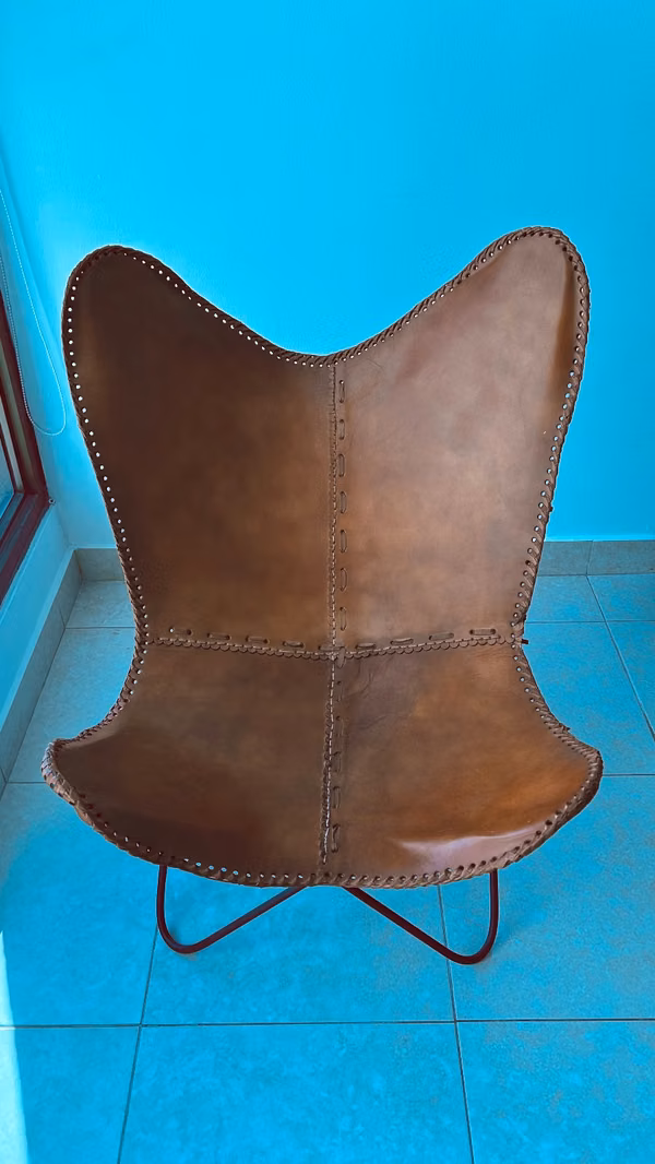 Silla de hierro y cuero 