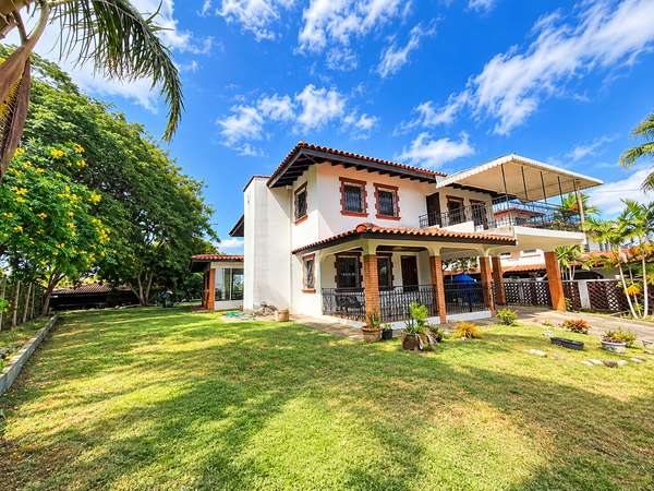 ALQUILER CASA EL DORADO AMOBLADA 700M2 ZONA TRANQUILA CV