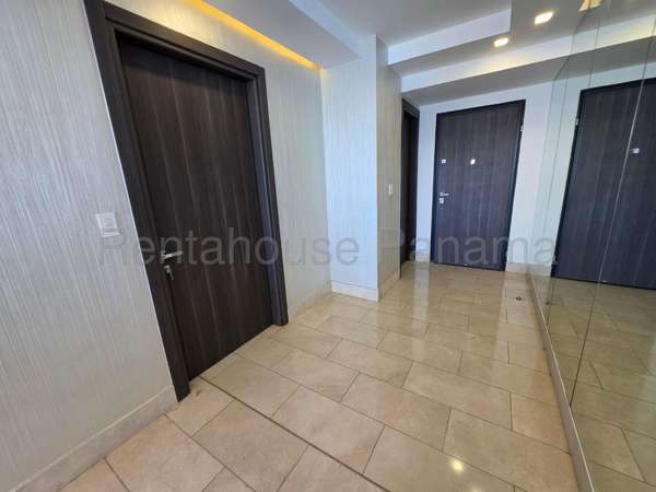Se Vende Apartamento en Coco del Mar VLU27-2896