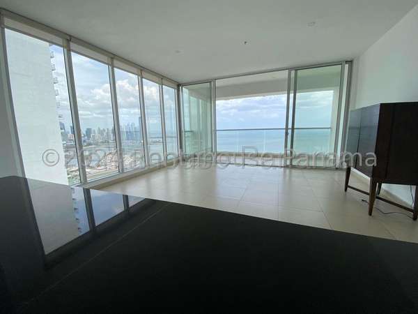 Venta de Apartamento en Avenida Balboa MCD27-1573