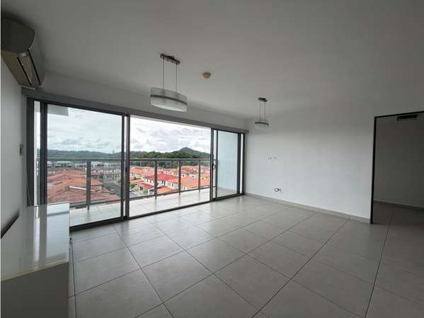 Apartamento con Vista en PH Midrise, Woodlands, Panamá Pacífico