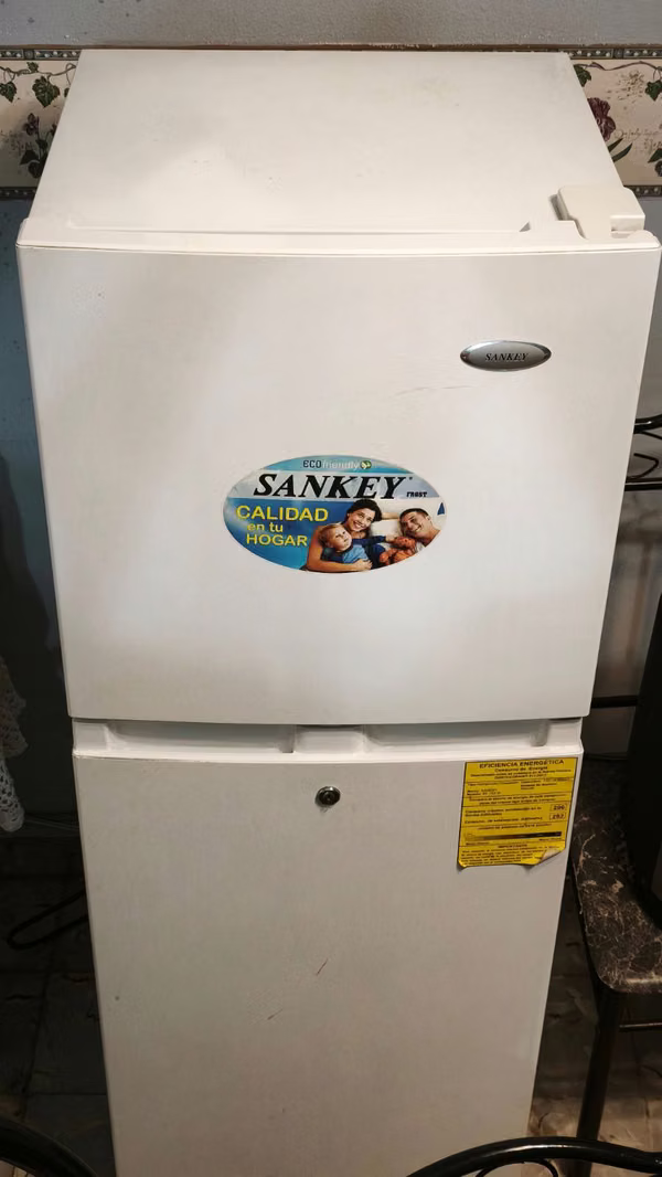 REFRIGERADORA SANKEY DE 4.66 PIES³ – FUNCIONANDO PERFECTAMENTE